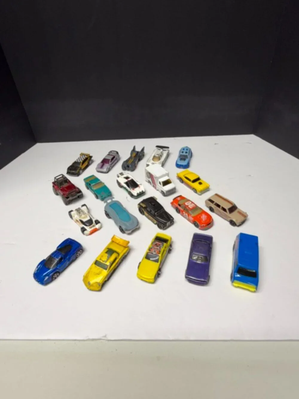 Toy Car Lot 1:64 Scale Hot Wheels, Matchbox